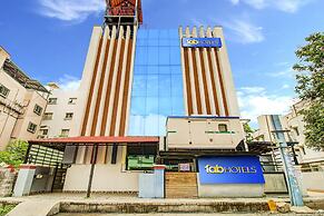 Fabhotel Emara Grand