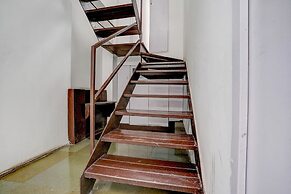 FabHotel Vardhan House I