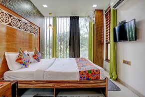 FabHotel Vardhan House I