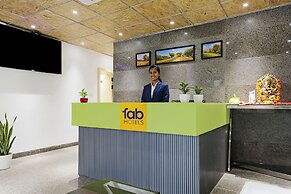 FabHotel Yellow Courtyard