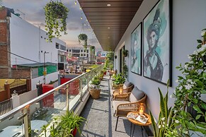 Fabhotel Premium Kashi