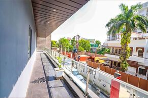 Fabhotel Premium Kashi
