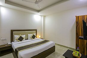 Fabhotel White House Bnb