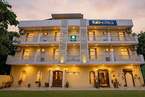 Fabhotel Aravali Suites