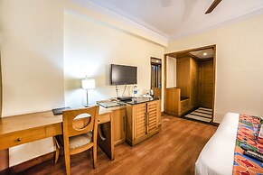 Fabhotel Bmk Grand