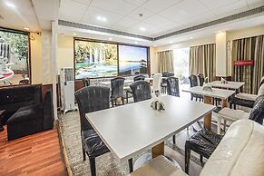 Fabhotel Bmk Grand