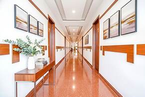FabHotel Emirates Suites