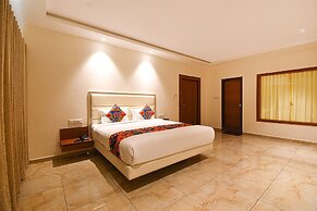 Fabhotel High Rise