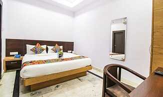 Fabhotel Golden Leaf