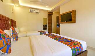 FabHotel Peninsula