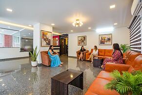 Fabhotel Greenwood Xpress Inn