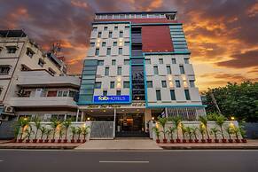 Fabhotel Greenwood Xpress Inn