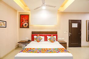 FabHotel Pine Tree