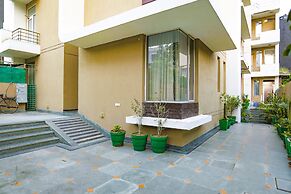 FabHotel Pine Tree