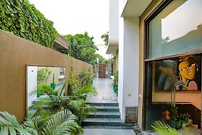 FabHotel Pine Tree