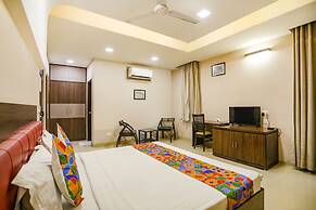 FabHotel Pine Tree