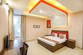FabHotel Pine Tree