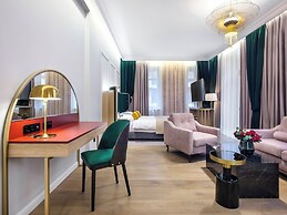 Hotel Golden Queen