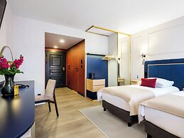 Hotel Golden Queen