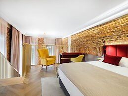 Hotel Golden Queen