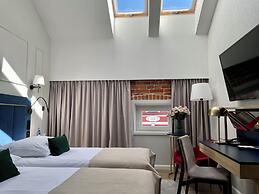 Hotel Golden Queen