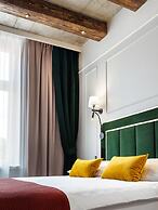 Hotel Golden Queen