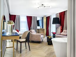 Hotel Golden Queen