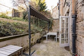 Beautiful & Bright 2BD Flat - Haymarket