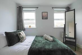 2-bed Apartment in Central Cardiff With Parking