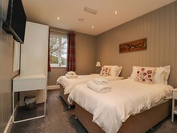 Holly Lodge