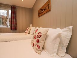 Holly Lodge