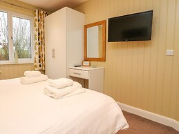 Oak Lodge
