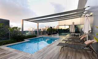 Homesgetaway - 1BR in J One Residence