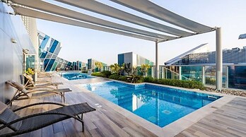Homesgetaway - 1BR in J One Residence