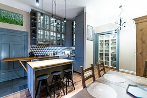 Opera Apartments