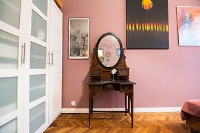 Opera Apartments