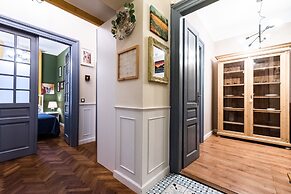 Opera Apartments