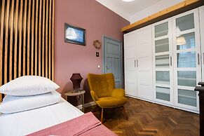 Opera Apartments