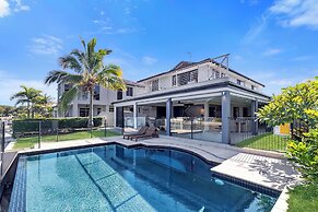 YALLA24-LUXURY RESORT STYLE HOLIDAY HOME