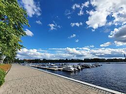 Modern 1BR Apt next to Lake Pyhäjärvi