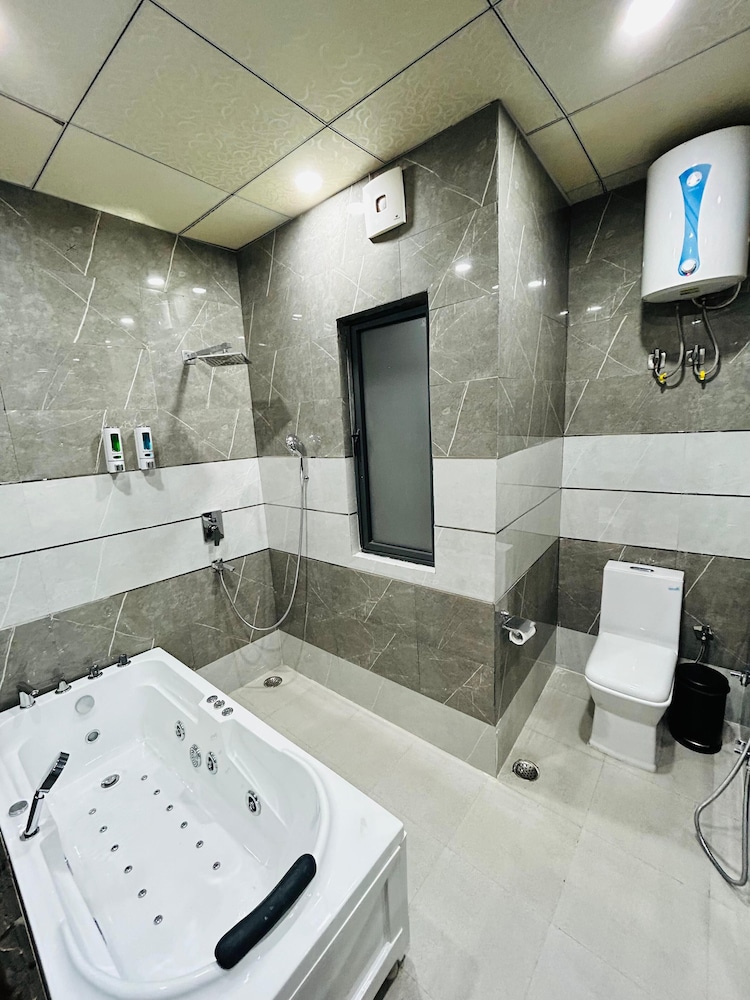 Shree Jee Hotel