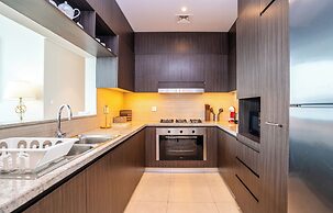Homesgetaway- Cozy 3BR in Downtown Views