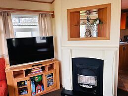 Charming Countryside Static Van With Entertainment