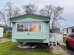 Charming Countryside Static Van With Entertainment