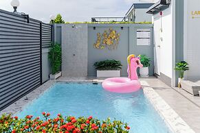 Lark Pool Villa Krabi