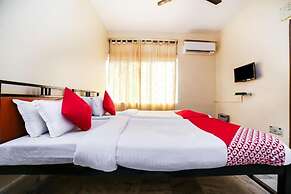 Uttam Guest House