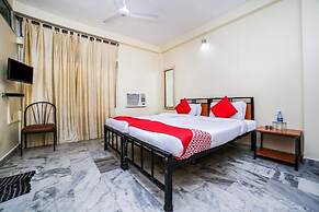 Uttam Guest House