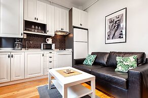 Olympia Flats by Oval