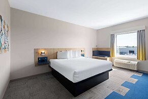 Microtel by Wyndham Lachute