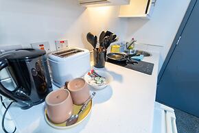 100 Dale Road Studios in Guest House